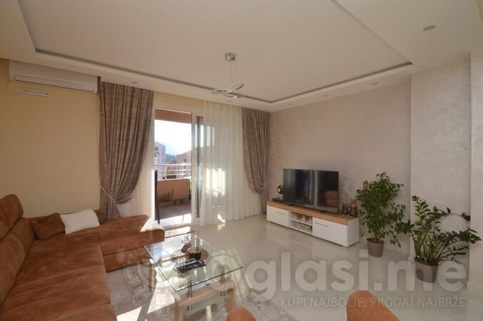 Dvosoban stan 84m2 - Tivat - > Okolina grada Kava
