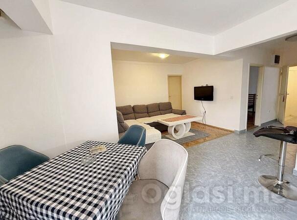 Dvosoban stan 62m2 - Bar - Centar grada