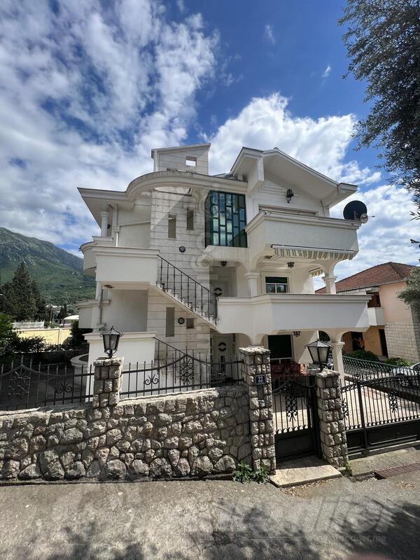 Porodična kuća 65m2 - Bar - > Okolina grada