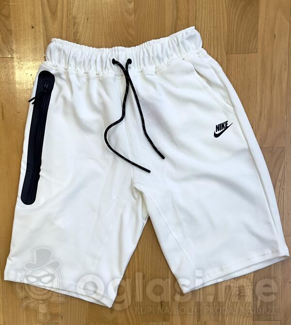 NIKE TECH FLEECE ŠORCEVI