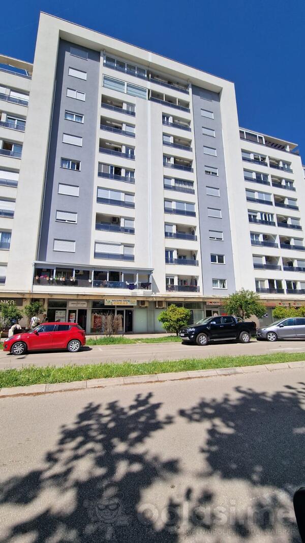 Četvorosoban stan 360m2 - Bar - Centar grada