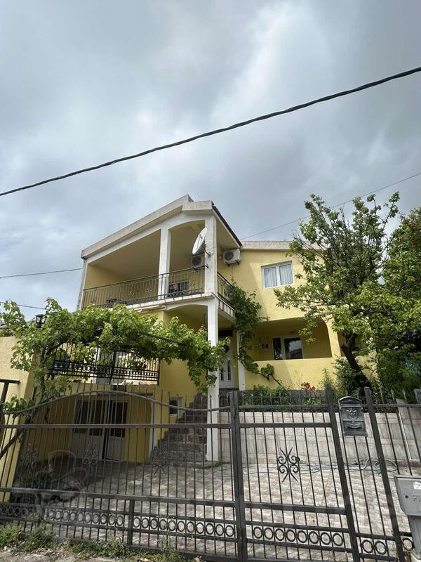 Porodična kuća 110m2 - Bar - > Okolina grada