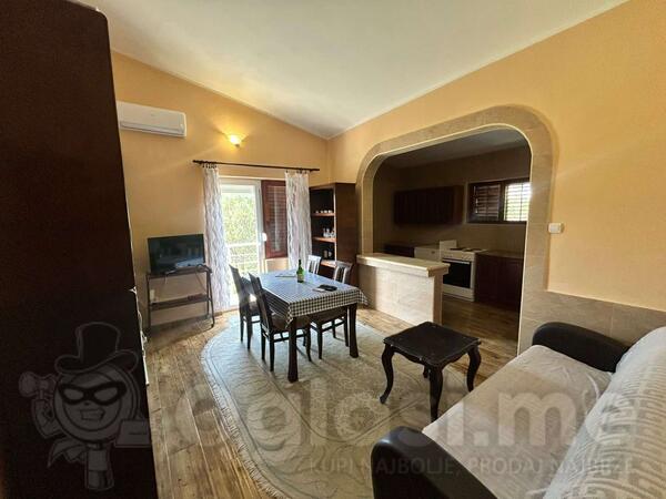 Dvosoban stan 90m2 - Bar - Bjeliši