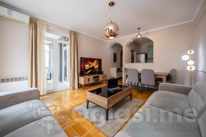 Dvosoban stan 70m2 - Cetinje - > Okolina grada Gruda
