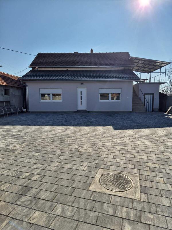Porodična kuća 160m2 - Zemun - > Okolina
