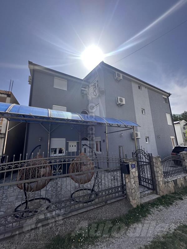 Kuća sa više stanova 30m2 - Bar - Sutomore