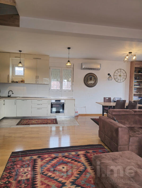 Trosoban stan 111m2 - Podgorica - Blok 9