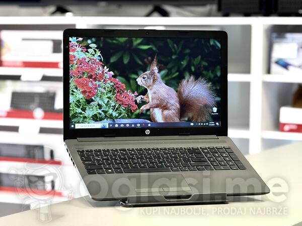 HP HP 250 G7 - 15.6" Intel i3 8GB GB