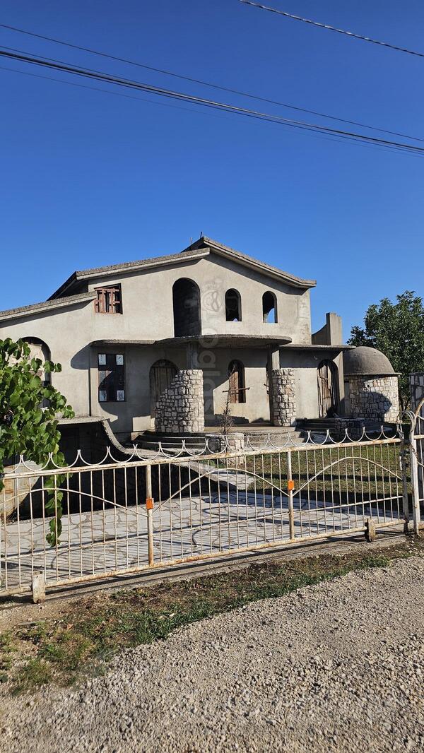 Porodična kuća 296m2 - Nikšić - Nikšić (uži dio)