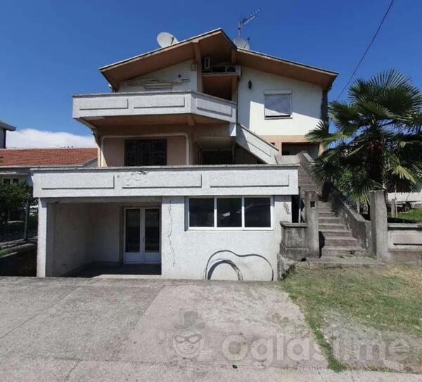 Kuća sa više stanova 266m2 - Podgorica - Blok 5
