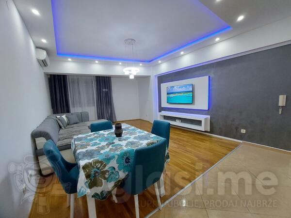 Jednosoban stan 52m2 - Bar - Centar grada