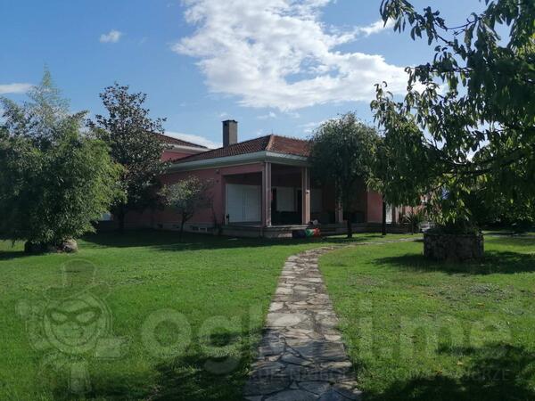 Kuća sa više stanova 2200m2 - Podgorica - Donja Gorica