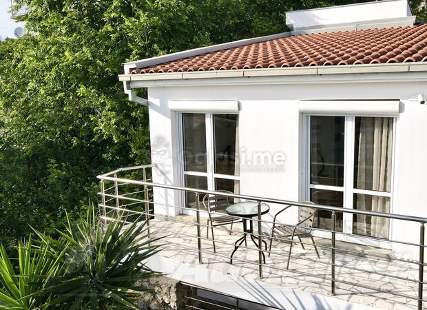 Kuća sa više stanova 142m2 - Bar - Dobra Voda