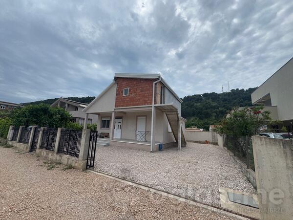 Porodična kuća 103m2 - Bar - > Okolina grada