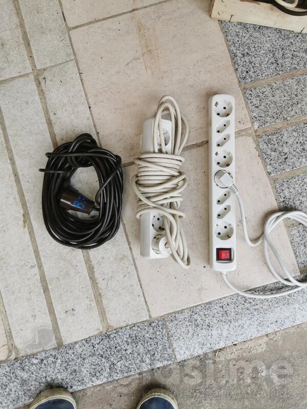 Ostalo - produžni sa 8 utičnica  utičnica