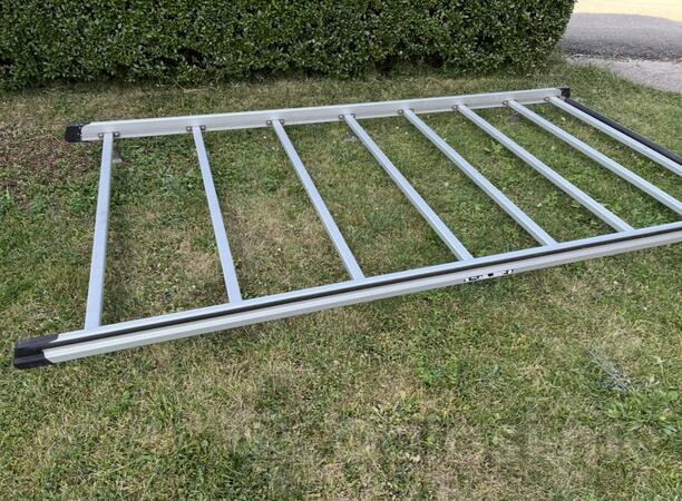 Krovni nosači i koferi