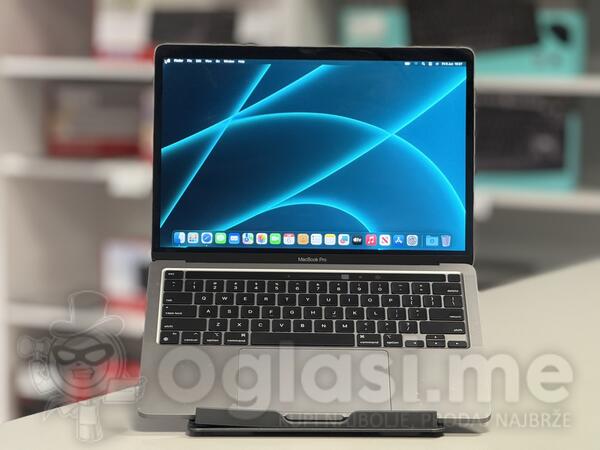 Apple MacBook Pro  M1  - 13" Intel i7 8GB GB