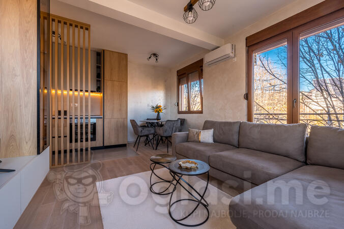 Jednosoban stan 52m2 - Cetinje - Centar grada