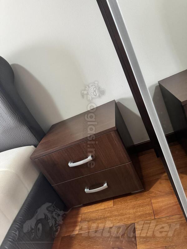 Odlicno ocuvana natkasna 