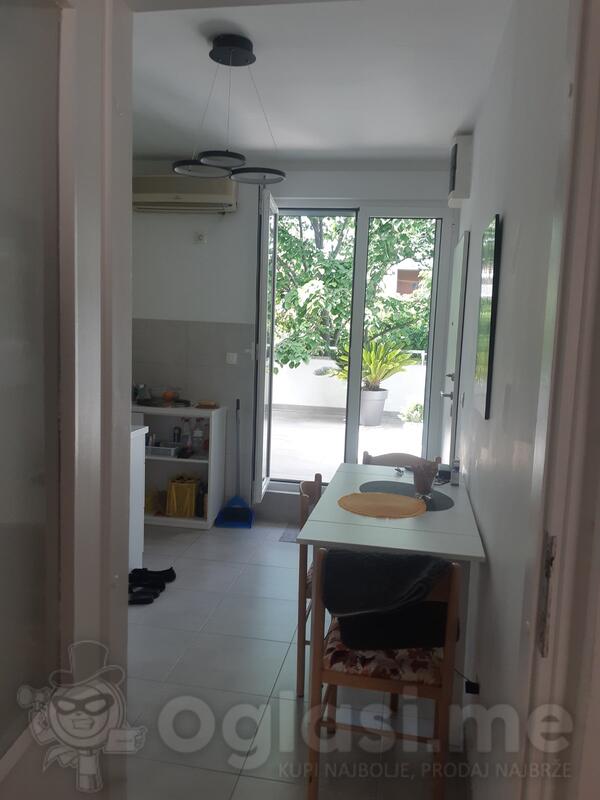 Dvosoban stan 60m2 - Budva - Slovenska plaža