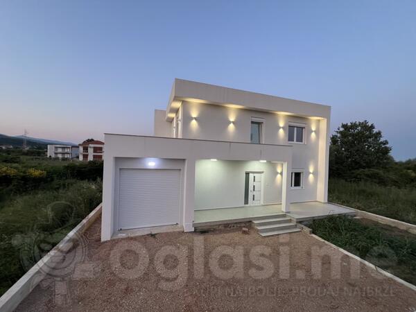 Porodična kuća 240m2 - Ulcinj - Kodra