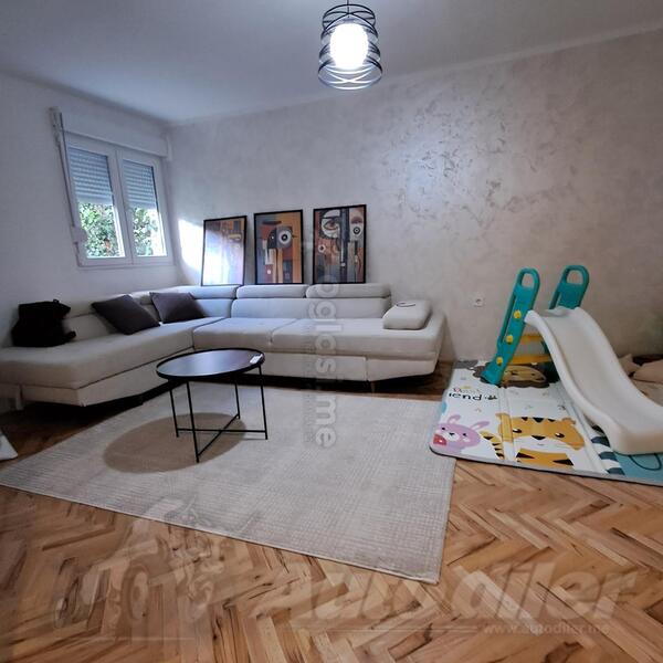 Dvosoban stan 55m2 - Nikšić - Centar grada