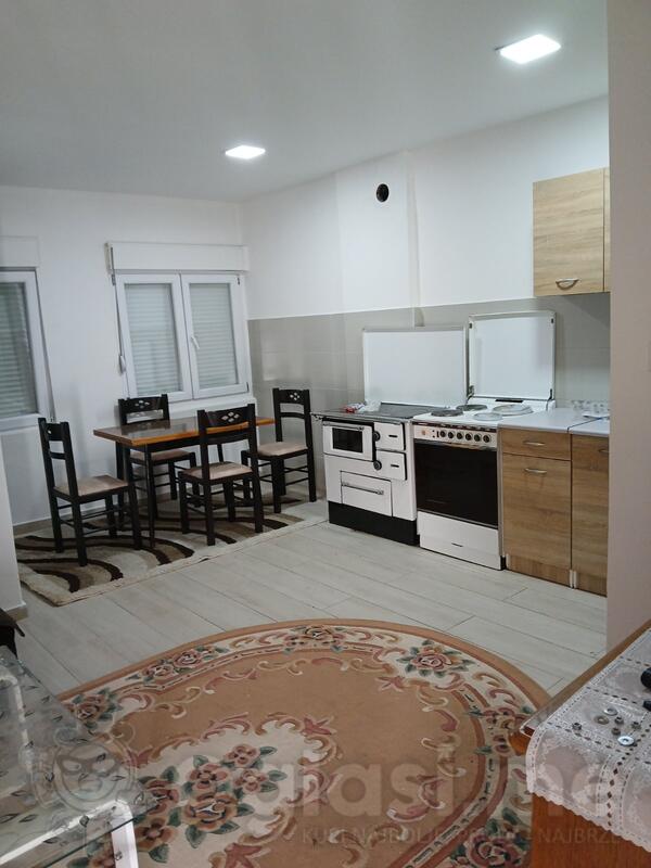 Porodična kuća 0m2 - Nikšić - > Okolina grada