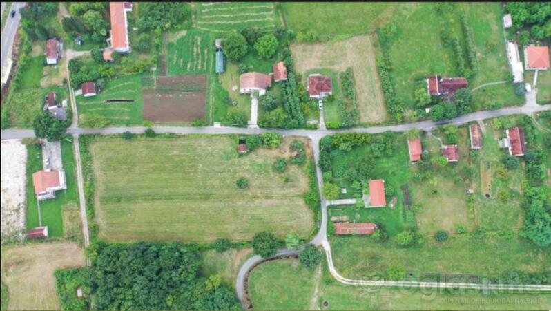 Građevinsko zemljište 2207m2 - Podgorica - > Okolina grada