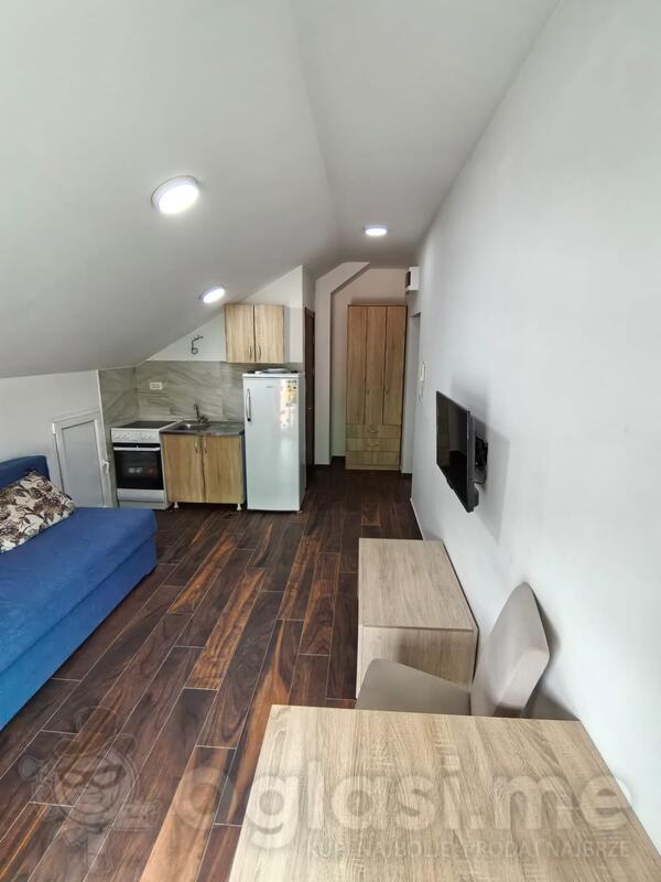 Garsonjera 20m2 - Podgorica - Preko Morače