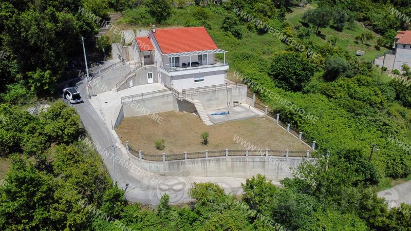 Porodična kuća 220m2 - Herceg Novi - Zelenika
