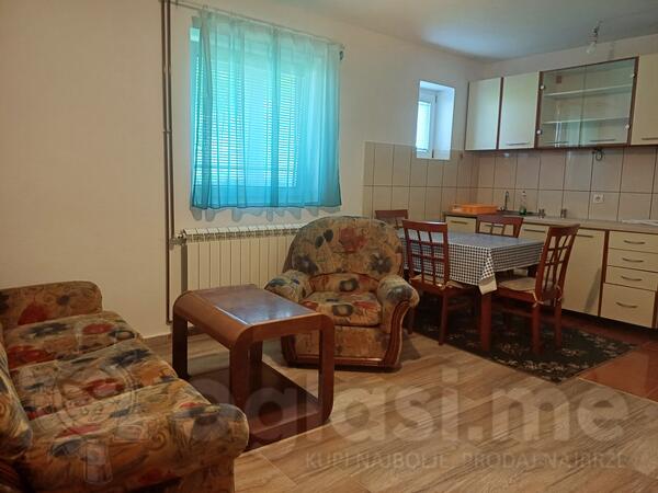 Garsonjera 30m2 - Nikšić - > Okolina grada