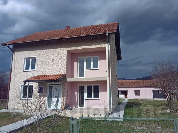 Porodična kuća 200m2 - Vrnjačka Banja - Ruđinci