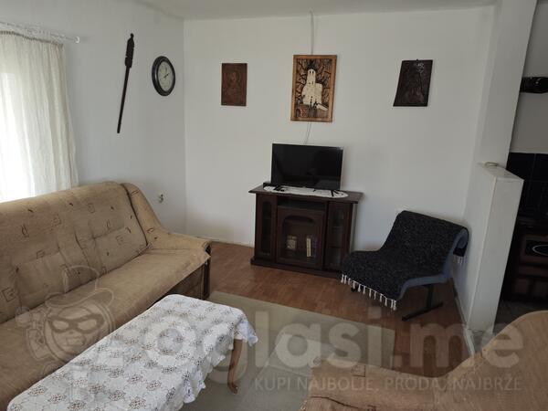 Porodična kuća 85m2 - Nikšić - Cemenca