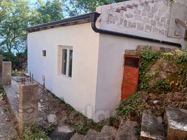 Vikendica 35m2 - Tivat - > Okolina grada