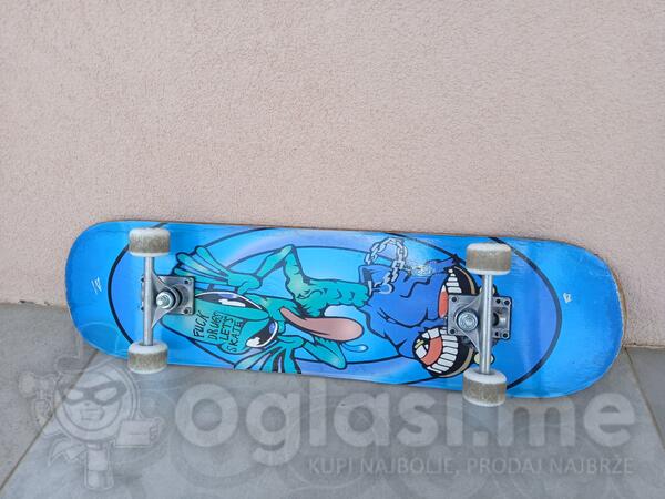 Prodajem Skateboard 