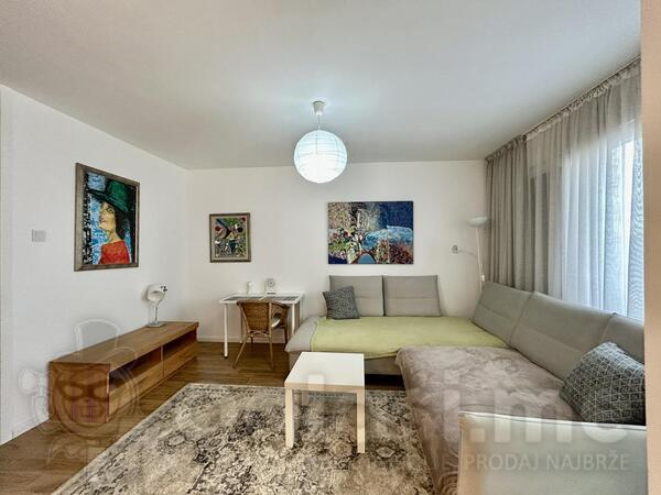 Dvosoban stan 61m2 - Bar - Centar grada