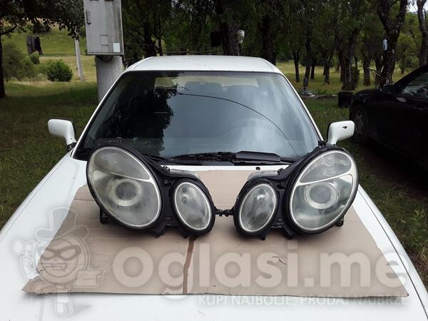 Oba fara za Mercedes Benz - E 220 - 2007
