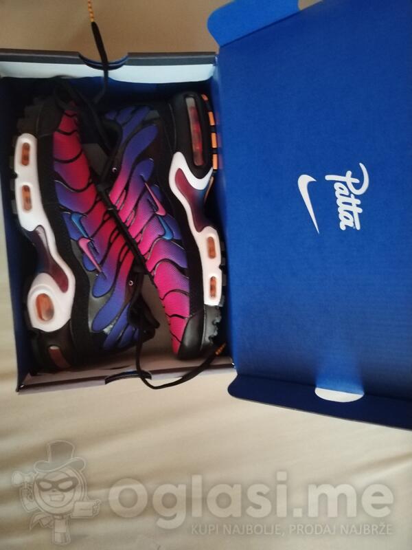 ORIGINAL Nike Tn Barcelona patike nove ne nosene broj 40 svetle u mraku 