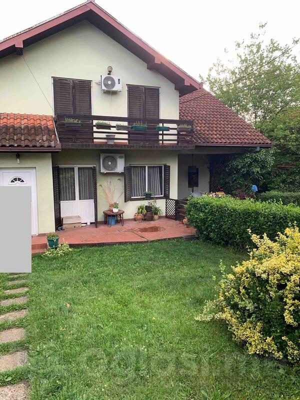 Porodična kuća 250m2 - Lazarevac - Lazarevac (uži dio)