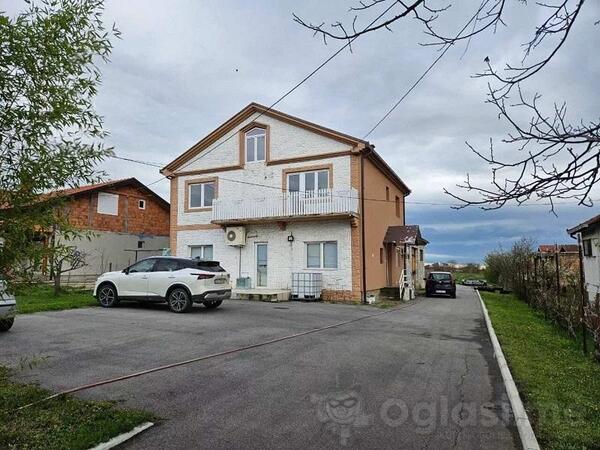 Porodična kuća 205m2 - Mladenovac - Rajkovac