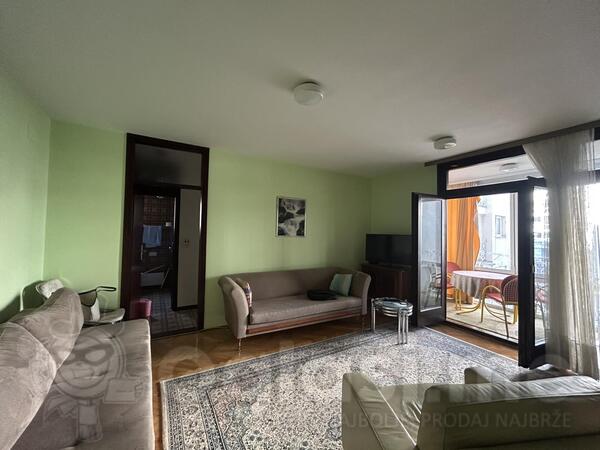 Jednosoban stan 60m2 - Bar - Centar grada