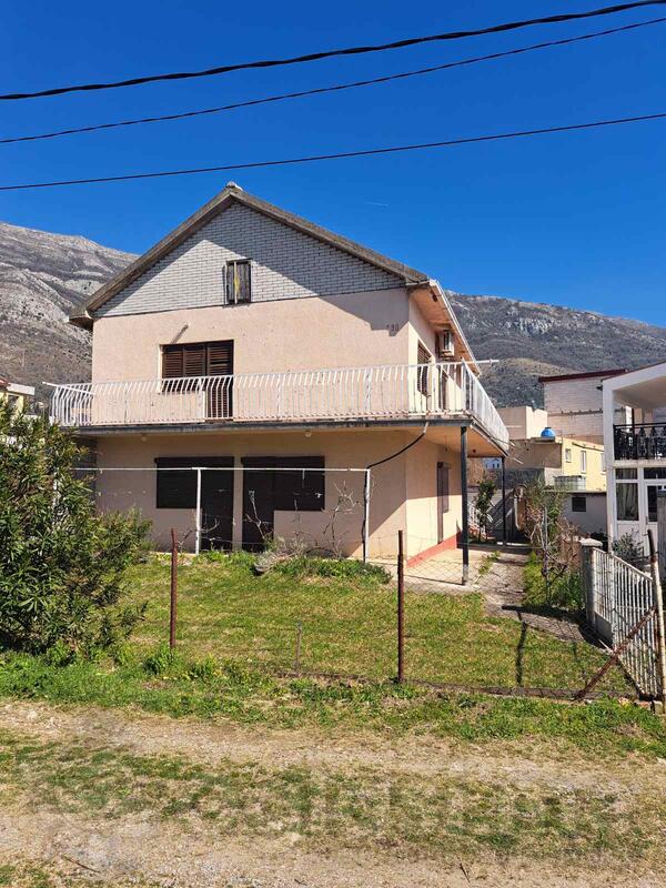 Porodična kuća 200m2 - Bar - Sutomore