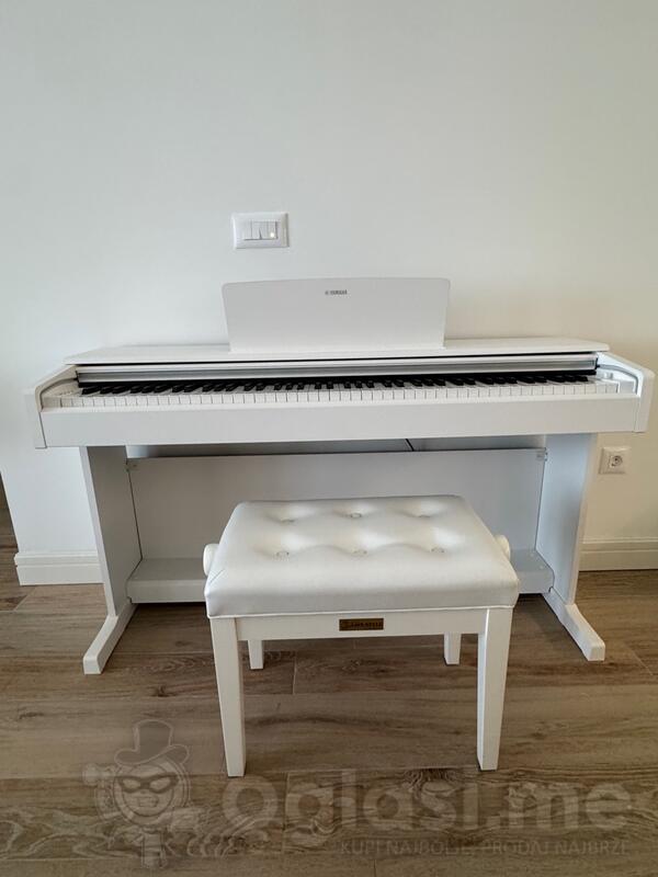 Продајем електрични клавир