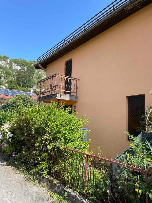 Porodična kuća 220m2 - Cetinje - Cetinje (uži dio)