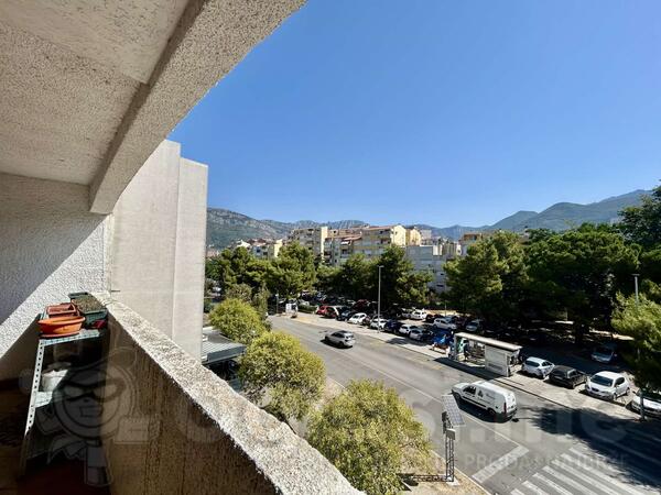 Trosoban stan 91m2 - Bar - Centar grada