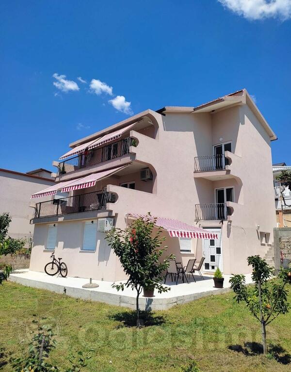 Kuća sa više stanova 350m2 - Bar - Bjeliši