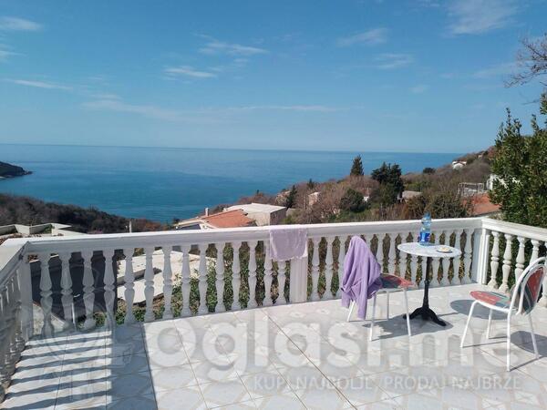 Kuća sa više stanova 200m2 - Ulcinj - Kruče