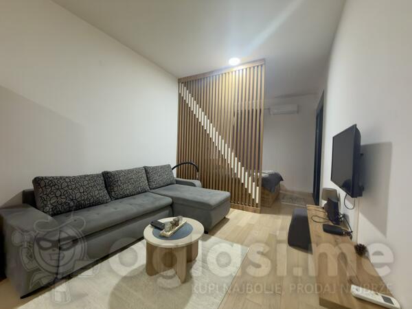 Garsonjera 40m2 - Bar - Centar grada