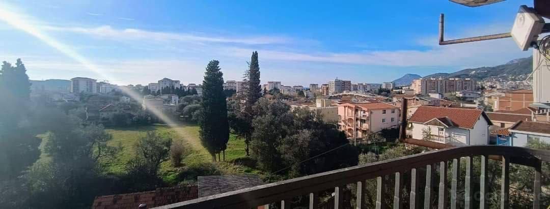 Trosoban stan 80m2 - Bar - Bjeliši