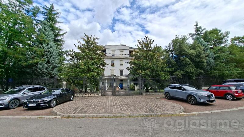 Trosoban stan 130m2 - Podgorica - Kruševac Klinicki centar